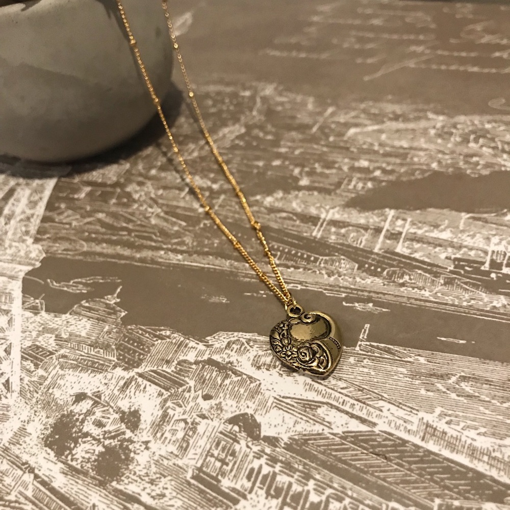 Vintage heart necklace✨